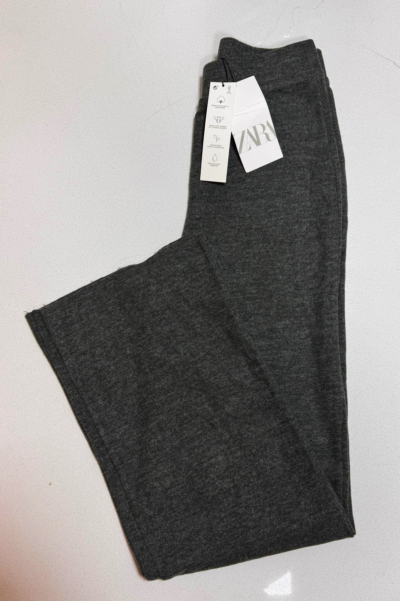 Pantalón Zara